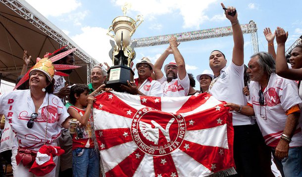 Escola venceu em Brasília pela terceira vez seguida; ficou pouco à frente da segunda colocada, a Unidos do Cruzeiro, Aruc, com diferença de 0,8 ponto; a vencedora teve como samba-enredo Asa Norte Traz da Bahia a Tenda dos Milagres, clássico de Jorge Amado