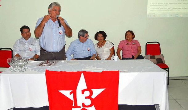 Chapa liderada pelo presidente reeleito Raimundo Monteiro ficará com 50% % das vagas do Diretório Estadual, as outras cinco chapas indicarão metade do colegiado, que conta com 50 membros; após a posse os petistas iniciam debate sobre a tática eleitoral no estado, a corrente majoritária defende a repetição da aliança com o PMDB, mas há quem propõe candidatura própria ou aliança com os partidos de oposição a governadora Roseana Sarney (PMDB)