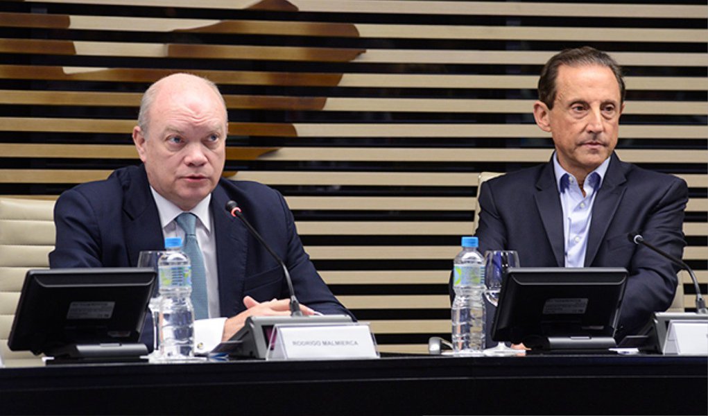 Ministro de Comércio Exterior cubano, Rodrigo Malmierca, apresentou os benefícios financeiros da ilha cubana para o empresariado brasileiro; "Não vemos o investimento estrangeiro como um mal necessário, mas como uma oportunidade importante para nós", afirmou à plateia formada por mais de 200 empresários