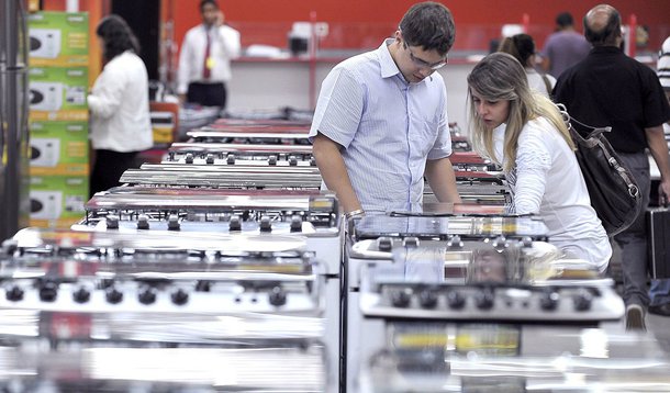 Elevação foi de 0,5% em setembro, ante agosto, e de 4,1% em comparação com o mesmo mês do ano passado, segundo dados do IBGE