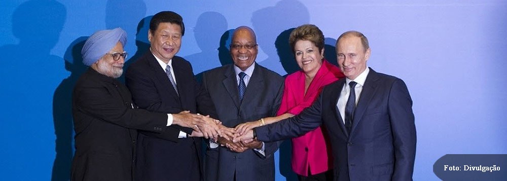 Brasil, China, Índia, Rússia e África do Sul causaram surpresa no ano passado ao começar a discutir a criação desse fundo e de um banco conjunto de desenvolvimento, com o objetivo de reformular uma arquitetura financeira global há décadas dominada por países ricos; anúncio feito pelo ministro russo das Finanças, Anton Siluanov, é que ele deve começar no início do próximo ano