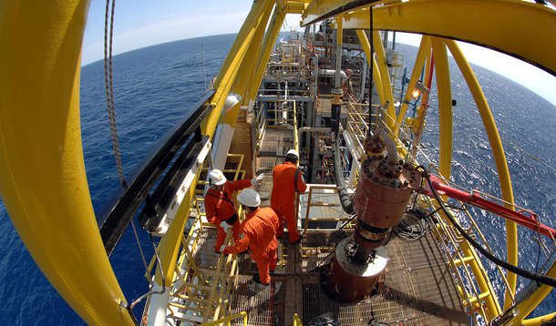 Os petroleiros dos estados do Amazonas, da Bahia, de Minas Gerais, do Paraná, Rio de Janeiro, Rio Grande do Sul, de Santa Catarina e São Paulo decidiram em assembleias locais acabar com a greve; outras assembleias ocorrerão ainda até esta quinta (24), podendo determinar o fim da greve nos demais estados; categoria aceitou proposta da Petrobras