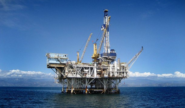 Produção de petróleo da estatal no Brasil atingiu em outubro a média de 2,126 milhões barris/dia (bpd), 0,4% maior que em setembro (2,118 milhões bpd). Outubro foi o nono mês consecutivo de crescimento da produção de petróleo da companhia no país