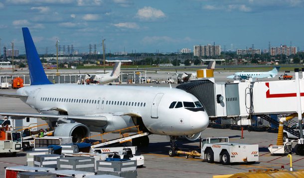 Dados divulgados nesta quinta-feira, 23, pela Associação Brasileira das Empresas Aéreas (Abear) mostram que no primeiro semestre deste ano o total de passageiros transportados somou 47,1 milhões; a demanda por viagens internacionais também aumentou, 13,1%, e a oferta 13,6%; dados mostram ainda que, em junho, a demanda doméstica cresceu 1,7% sobre o mesmo mês do ano passado