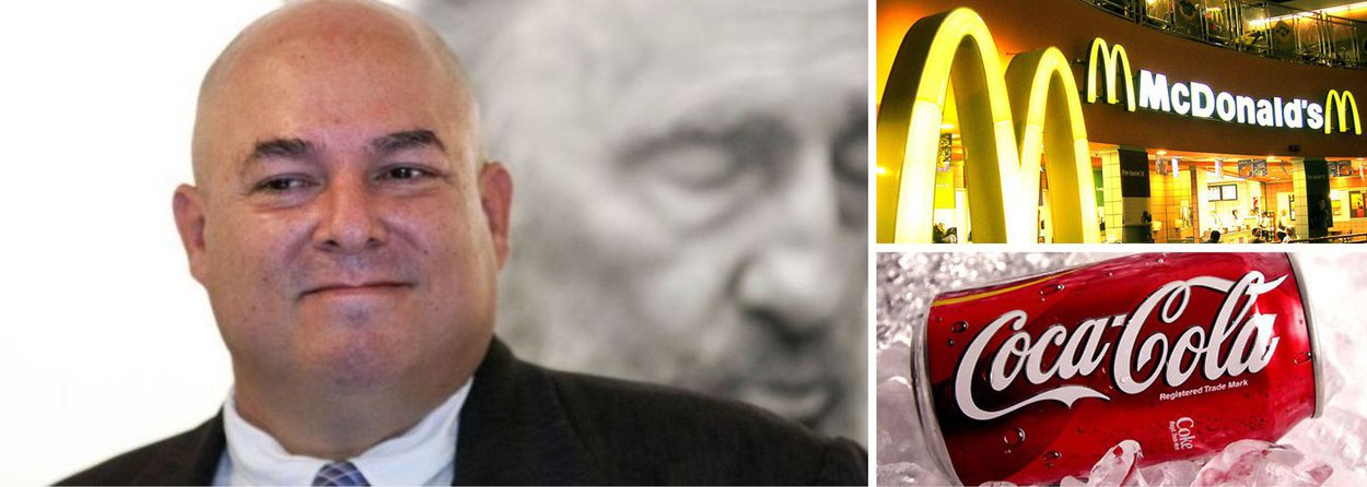 Álex Castro, fotógrafo oficial do ex-líder cubano, sinaliza que ilha pode receber os símbolos do capitalismo norte-americano; "Coca-Cola e McDonald's são bem-vindos em Cuba. Somos vizinhos, pode haver uma fábrica de Coca. Estamos fazendo um "break" no nosso socialismo, mas não renunciaremos a ele", disse