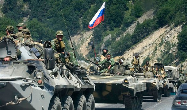 País anunciou a realização de novos exercícios militares envolvendo aviões bombardeiros e caças, nesta segunda-feira, numa demonstração de força perto da fronteira com a Ucrânia; porta-voz da força aérea disse que mais de 100 aviões e helicópteros serão empregados nas manobras de segunda a sexta-feira