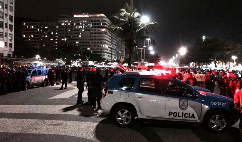 As detenções foram por furtos, e descartou a ocorrência de quebra-quebra e arrastão no local; de acordo com a polícia, a confusão começou com uma briga, e houve muita correria, pela Rua República do Peru, de moradores e torcedores, que estavam na área do evento