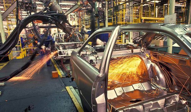 Segundo o IBGE, queda de 0,4% foi na comparação com agosto; ante setembro de 2012, o total de pessoal ocupado no setor recuou 1,4%