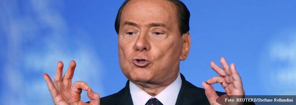 Foto de arquivo do ex-primeiro ministro italiano, Silvio Berlusconi, em Milão. Berlusconi disse nesta terça-feira que o presidente da Itália, Giorgio Napolitano, carece de credibilidade e não é confiável por não lhe dar salvaguardas contra o que chama de 