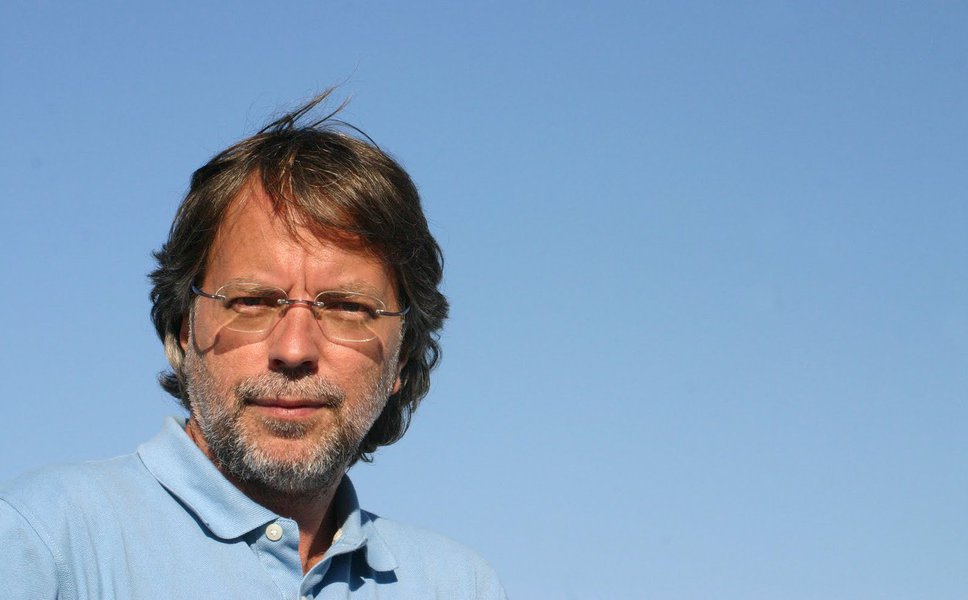 "Ele terá que morrer várias vezes, porque a vida dele está na obra", disse o escritor moçambicano Mia Couto