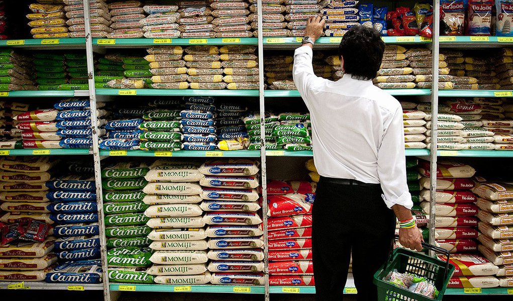 Segundo o presidente da Abras, Fernando Yamada, mesmo com rumores de dificuldades econômicas para o ano que vem, a perspectiva do setor é de crescimento acima do PIB; "Acreditamos na força do mercado interno brasileiro e na manutenção de uma taxa de desemprego nos mesmos patamares que se apresenta atualmente. O cenário econômico atual é desafiador, sem dúvida, mas precisamos acreditar no potencial do Brasil para enfrentá-lo e sair fortalecido deste processo", disse