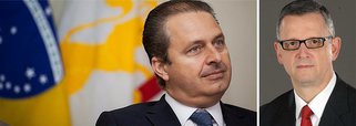 Assessor de Eduardo Campos (PSB) na campanha presidencial, Alon Feuerwerker revela últimos instantes do ex-governador com a mulher e seus aliados; segundo ele, o presidenciável passou a noite após entrevista no Jornal Nacional de mãos dadas com a mulher, sorrindo para o caçula Miguel: ‘Tinha atravessado um rubicão. A maioria dos retornos e as medições científicas mostravam que tinha marcado pontos importantes. Se despediu da política e da vida como viveu, brilhando intensamente’