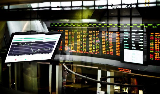 Maior queda das ações da estatal em cinco anos (9,21%) levou o Ibovespa a iniciar dezembro com baixa de mais de 2%, diante da frustração do mercado com a falta de clareza sobre a nova metodologia de reajuste de preços de combustíveis