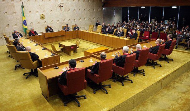 Escrita pelo estudante Gustavo Mascarenhas Lacerda Pedrina, publicação apresenta depoimentos de diversos advogados de defesa, que apontam que o julgamento do chamado 'mensalão' foi tratado mais como um espetáculo do que um caso jurídico