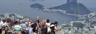 Outros 450 mil turistas nacionais deverão aportar na capital fluminense durante a Copa do Mundo; a movimentação financeira pode chegar a R$ 1 bilhão e a ocupação hoteleira já está em 98% para o dia 14 de julho, data da final do Mundial; a expectativa é da Secretaria Municipal de Turismo