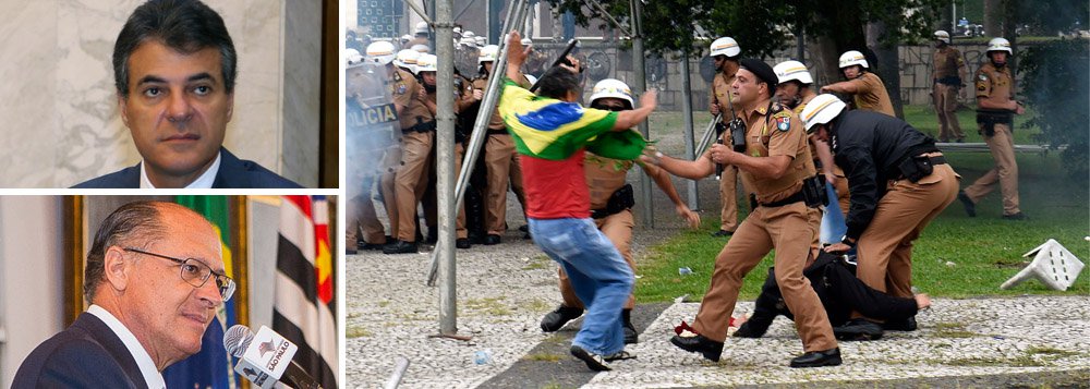 Os governadores do PSDB "têm acumulado recordes macabros em confrontos com a população", afirma Paulo Moreira Leite, diretor do 247 em Brasília, depois de descrever a violência da Polícia Militar do governador Beto Richa contra professores como "uma vergonha que não será esquecida tão cedo"; segundo ele, "o que se passou no Paraná foi um episódio muito grave, que não deve ser visto com um caso isolado"; PML cita o governador Geraldo Alckmin e a repressão dos protestos iniciais contra aumento da passagem de transporte de 2013, em São Paulo; "Para um partido que quer eliminar a CLT, nada mais apropriado do que assumir o lema da República Velha, onde a questão social era um caso de polícia"