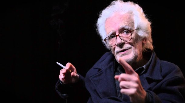 "Ele confessou o crime e disse que queria cometer suicídio, mas não queria deixar os pais desamparados", afirmou o titular da Divisão de Homicídios, Rivaldo Barbosa; Daniel Coutinho tinha um constante "medo de viver", segundo o delegado; declaração foi feita durante depoimento do acusado no Hospital Miguel Couto, na Gávea, Zona Sul do Rio, onde ele está internado sob custódia, após ter a prisão decretada pela Justiça; a mãe, que também foi esfaqueada, continua internada