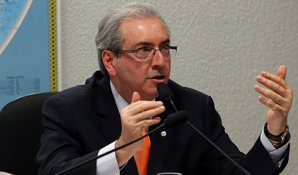 Favorito na disputa pela presidência da Câmara, o deputado Eduardo Cunha (PMDB-RJ) diz que irá apoiar a instauração de uma nova Comissão Parlmamentar no próximo ano; “Ninguém controla CPI se tiver fatos que sejam relevantes, que extrapolem os limites”, diz ele; deputado não demonstra receio com as suspeitas de que teria ligações com Fernando Baiano, lobista do PMDB, que está foragido e representa mais um fator de tensão no campo político