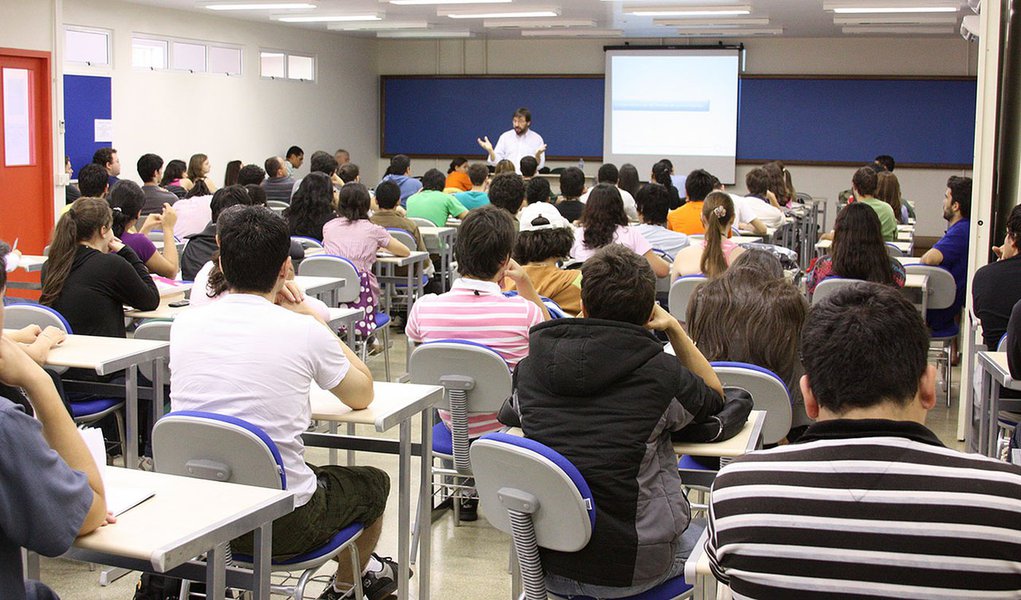 USP ficou na 132ª posição no QS World University Ranking 2014; resultado representa queda de cinco posições em relação ao ano passado, quando a instituição havia ficado na 127ª posição; ao todo, 22 universidades brasileiras estão entre as 800 melhores do mundo: 14 são federais, cinco estaduais e três particulares