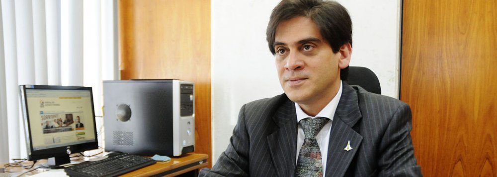 A Secretaria de Governo apresentou na Câmara dos Deputados o Caderno de Sugestões de Emendas do Distrito Federal ao Orçamento Geral da União 2014, para debater com os parlamentares as principais demandas do GDF para o próximo ano; "O GDF estabeleceu como prioridades para 2014: mobilidade urbana, saúde, educação e desenvolvimento econômico", afirmou o secretário de Governo, Gustavo Ponce de Leon