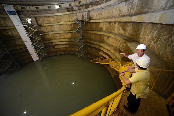 No ano passado, o Tesouro aportou R$ 7,9 bilhões na Conta de Desenvolvimento Energético (CDE) por meio da emissão de títulos públicos, além de uma quantia não divulgada de antecipação de recebíveis da usina de Itaipu; neste ano, o governo mudou o procedimento e passará a fazer os aportes com recursos do próprio Orçamento