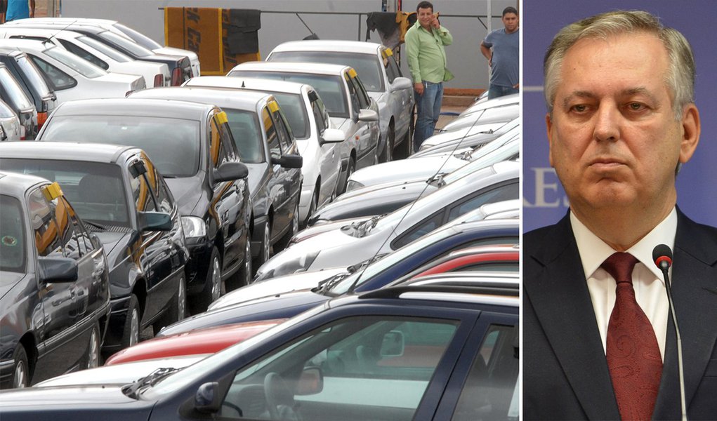 União Europeia entrou com um processo contra o Brasil na Organização Mundial do Comércio, nesta quinta-feira, questionando a cobrança de impostos sobre importações (IPI) de produtos que vão de carro a computadores; ministro das Relações Exteriores, Luiz Alberto Figueiredo, informou que as práticas comerciais brasileiras estão dentro das regras