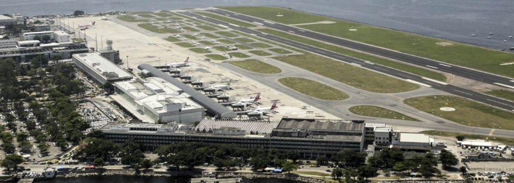 Em nova etapa da "Operação SOS Maestro", o Procon retornou ao Aeroporto Internacional Tom Jobim (Galeão) para vistoriar a estrutura do local; os fiscais encontraram mais de 40 tipos de irregularidades, e a Infraero acabou sendo novamente autuada - a estatal já tinha sido autuada na fiscalização realizada no aeroporto no último dia 6 de janeiro