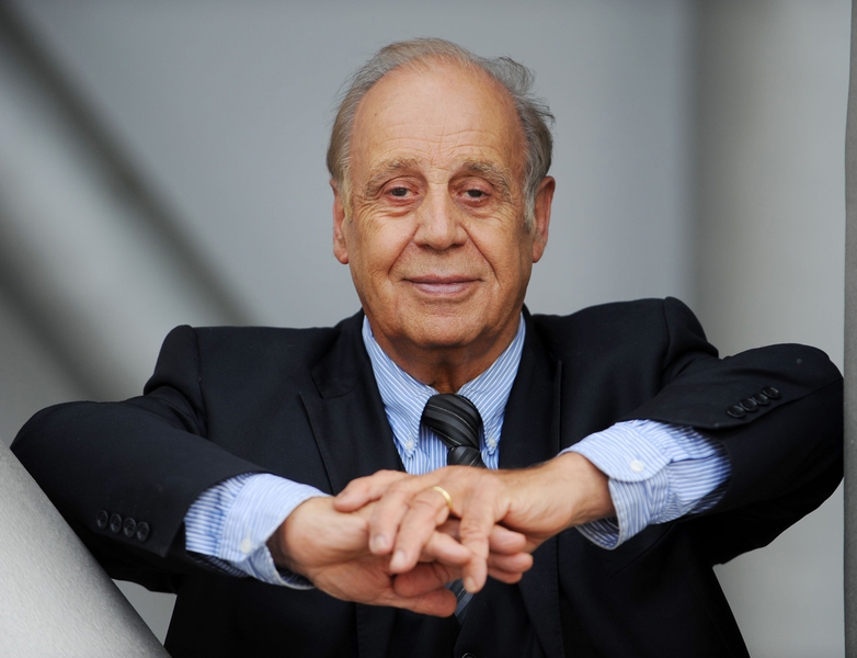 Jean Ziegler afirma que existe uma corrupção institucional no país helvético: "Aqui, a matéria-prima se chama dinheiro estrangeiro"; segundo ele, os suíços estão sofrendo muito com toda essa repercussão: "Para os calvinistas, ser criticado em público é um grande trauma. A reputação é tudo e se cultivou por décadas que eles faziam tudo sempre bem. De repente, agora se sabe que não e, por isso, eles sofrem psicologicamente"
