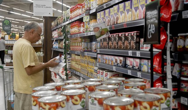 Índice Geral de Preços-Mercado (IGP-M) reduziu a queda a 0,27% em agosto depois de cair 0,61% em julho, com deflação menor no atacado mas com forte desaceleração da alta dos preços no varejo, informou a Fundação Getulio Vargas nesta quinta-feira