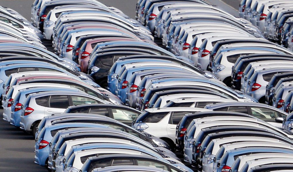 Em relação a junho do ano passado, houve redução de 17,3% no volume de vendas. No acumulado do ano, foram vendidos 1,662 milhão de veículos – queda de 7,6% na comparação com o mesmo período de 2013