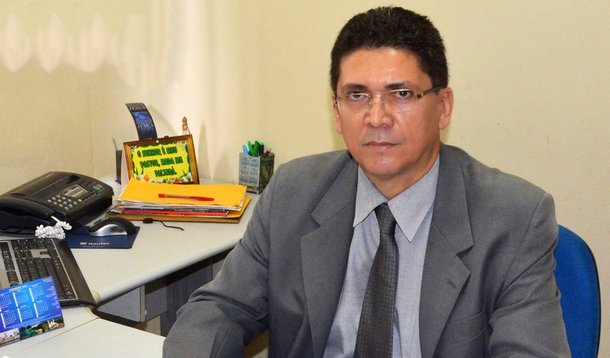 Anunciado como Segurança Pública do futuro governo Flávio Dino (PC do B), o delegado Jefferson Portela garantiu o diálogo permanente com todas as forças de segurança, de modo a concretizar a integração entre os sistemas de inteligência e informação das polícias, do Ministério Público, OAB e do Judiciário, atendendo à determinação do governador eleito; "O compromisso de Flávio Dino é prestar um serviço público de qualidade aos maranhenses e eu estou aqui para garantir isso na Segurança Pública", confirmou Portela