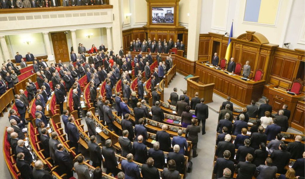 Parlamento ucraniano aprovou hoje (14) sanções a empresas e cidadãos russos acusados de apoiar a insurreição separatista no Leste do país, incluindo a eventual proibição do trânsito de gás russo exportado para a Europa