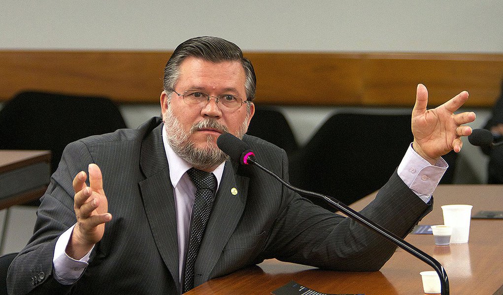 Escolha pelo deputado Assis Couto, do PT-PR, surpreendeu e deixou de lado integrantes históricos da área, como o deputado Nilmário Miranda (MG) e a deputada Érika Kokay (DF); parlamentar tem trabalho legislativo vinculado à área de agricultura familiar