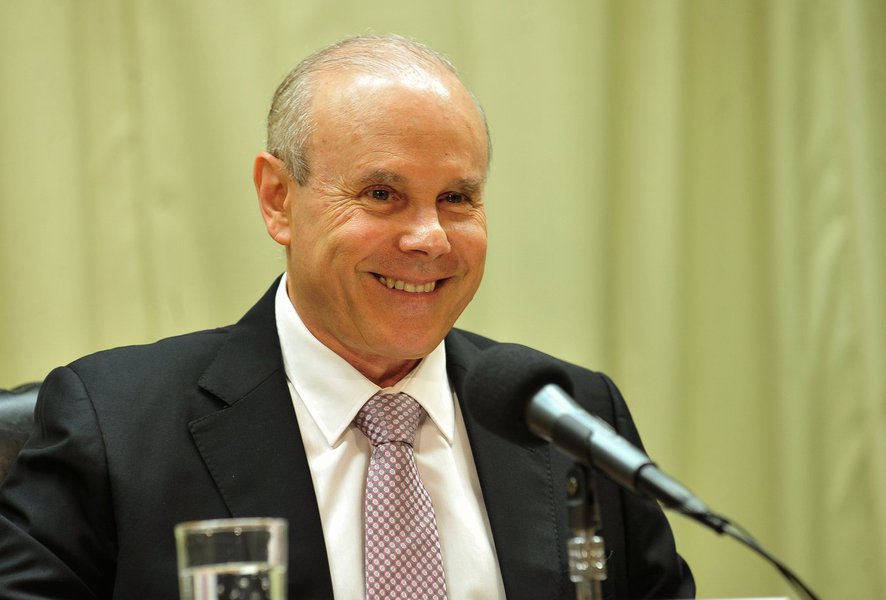 Ajuste de 0,35% no IPCA, segundo divulgou o IBGE nesta quarta-feira 9, "é menor do que o IPCA de setembro do ano passado e do retrasado. Significa que a inflação está sob controle", comentou o ministro da Fazenda; inflação acumulada ficou abaixo dos 6% pela primeira vez no ano