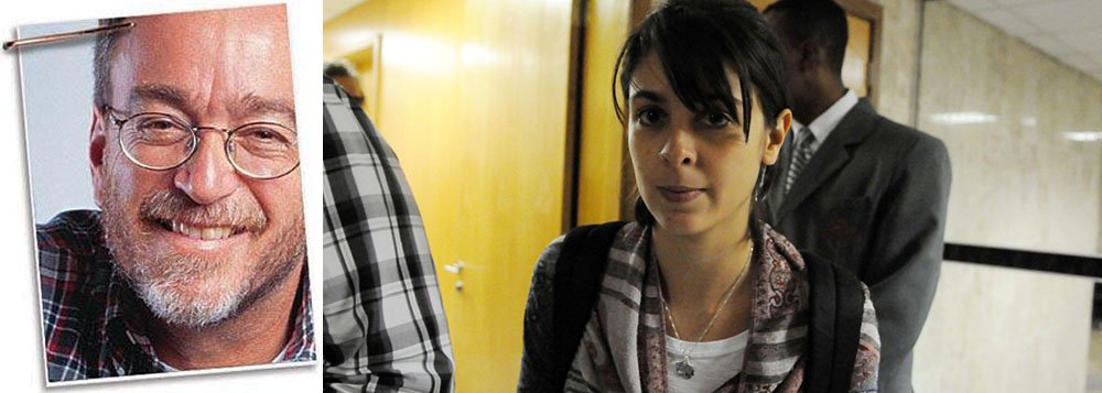 Colunista Paulo Nogueira, do DCM, diz que parte da “Sininhomania” deriva das reações fortes que ela desperta na direita e em parte da esquerda: “muito mais que uma mera embalagem, Sininho tem conteúdo. Ela tem a têmpera dos líderes”, afirma ele sobre a ativista que foi presa e vai responder por suspeita de envolvimento em atos violentos durante protestos nos últimos meses no Rio; "um pedaço da obsessão da mídia com ela deriva do fato de que Sininho é jovem, bonita e atraente – e fotogênica"