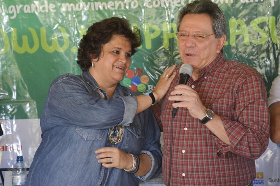 Movimento teve abertura em Brasília, neste sábado, quando foram entregues as homenagens às ações de sustentabilidade; "É um gesto de reconhecimento pelo Distrito Federal, que se importa com a reciclagem. E para Brasília, uma cidade moderna, é importante que se construa um conceito de sustentabilidade que se reflita no Brasil", destacou o governador em exercício, Tadeu Filippelli, ao lado da ministra do Meio Ambiente, Izabella Teixeira