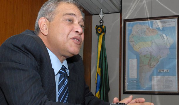 Auditores da Secretaria de Transparência e Controle apontaram que houve rombo de R$ 103,9 milhões nas contas estaduais com as chamadas consignações e depósitos; João Bernardo Bringel, ex-secretário de Planejamento do Governo Roseana, pode responder criminalmente por apropriação indébita previdenciária; por lei, o Estado é obrigado a fazer retenções de recursos que pertencem a terceiros como contribuição previdenciária e pensões alimentícias; no entanto, Bringel fez operações de liberações financeiras para as secretarias e órgãos estaduais utilizando esses recursos, que não deveriam ter saído da conta única