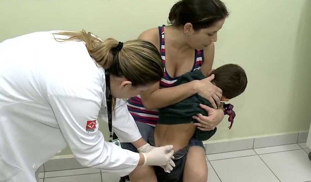 A campanha nacional de vacinação contra a gripe, que começa em todo o país, terá o início adiado no Distrito Federal, para amanhã (23); de acordo com a Secretaria de Saúde, um atraso na entrega das doses provocou o adiamento; a meta é imunizar, até o dia 9 de maio, 603.867 pessoas
 
 
 
 