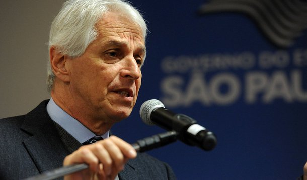 Presidente do Iedi (Instituto de Estudos para o Desenvolvimento Industrial) e conselheiro da Natura, que afirma que o clima de confiança acabou no Brasil, diz agora que “é inaceitável adiar para 2015 as reformas para dinamizar a atividade interna e inserir o país na economia mundial”