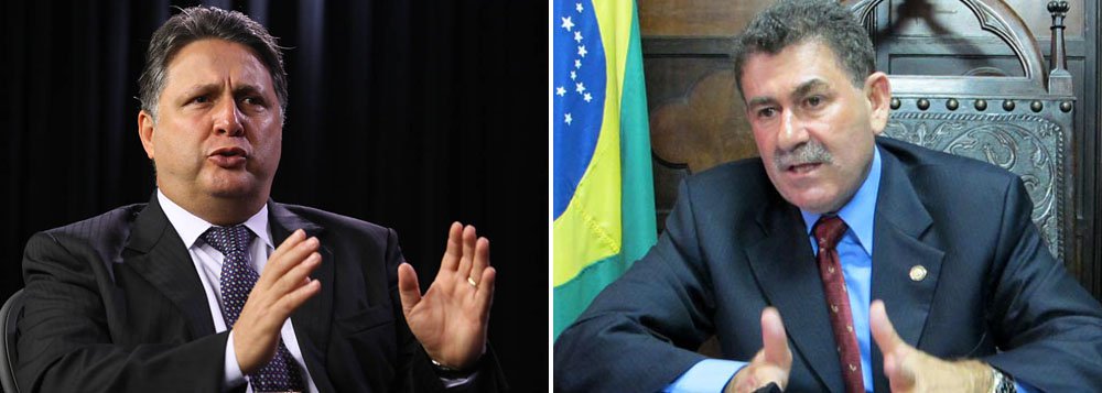 Deputado federal Anthony Garotinho (PR-RJ) acusa o presidente da Assembleia do Rio, Paulo Melo (PMDB), de pagar R$ 500 mil para forjar provas e envolvê-lo, junto com sua filha, a deputada estadual Clarissa Garotinho, no movimento 'Fora Cabral', que surgiu durante os manifestações populares no estado; segundo Garotinho, o rapaz que recebeu o dinheiro, agora denunciante, foi orientado pelo peemedebista e por aliados sobre como proceder para se infiltrar no PR a fim de atingi-lo, com a ajuda do jornal O Globo; o republicano diz, ainda, que o governador Sérgio Cabral e o prefeito Eduardo Paes sabiam de tudo