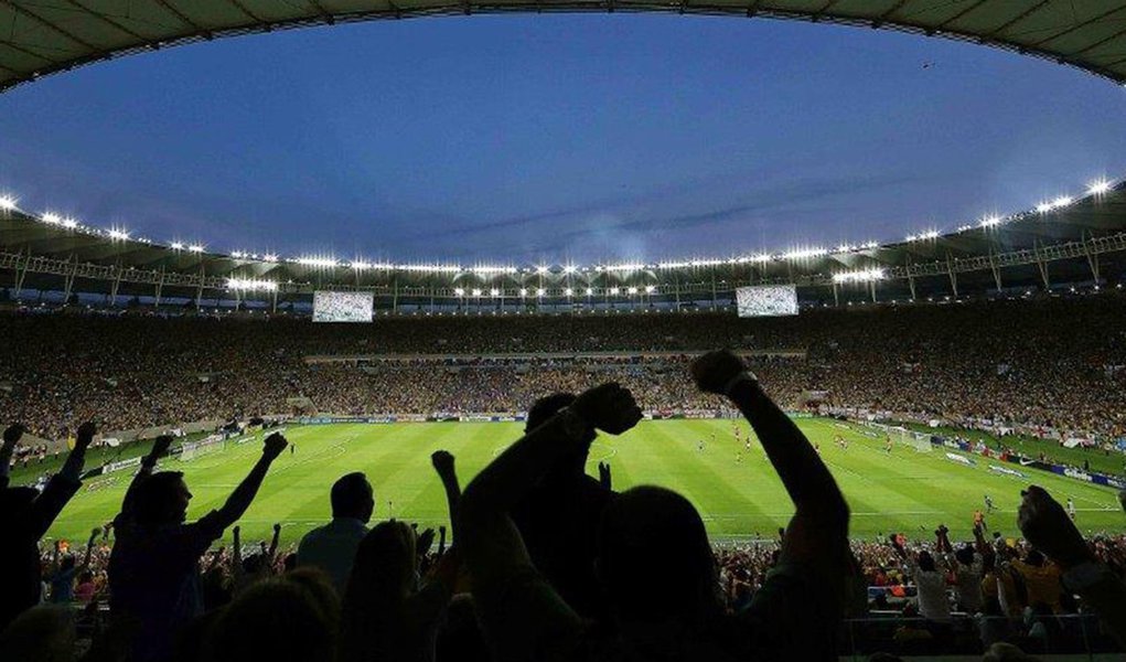 Os ingressos disponíveis para os sete jogos da Copa do Mundo em Brasília (DF) se esgotaram em apenas quatro horas, nesta segunda fase da venda; a partir do dia 8 de novembro, após o sorteio do torneio, uma nova carga de bilhetes será comercializada