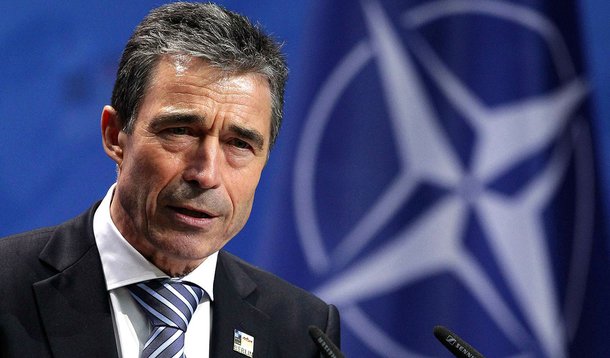 "Se a Rússia for intervir mais na Ucrânia será um erro histórico", disse o secretário-geral da Otan, Anders Fogh Rasmussen, em entrevista coletiva em Paris. "Isso teria graves consequências para nossa relação com a Rússia e isolaria ainda mais a Rússia internacionalmente"