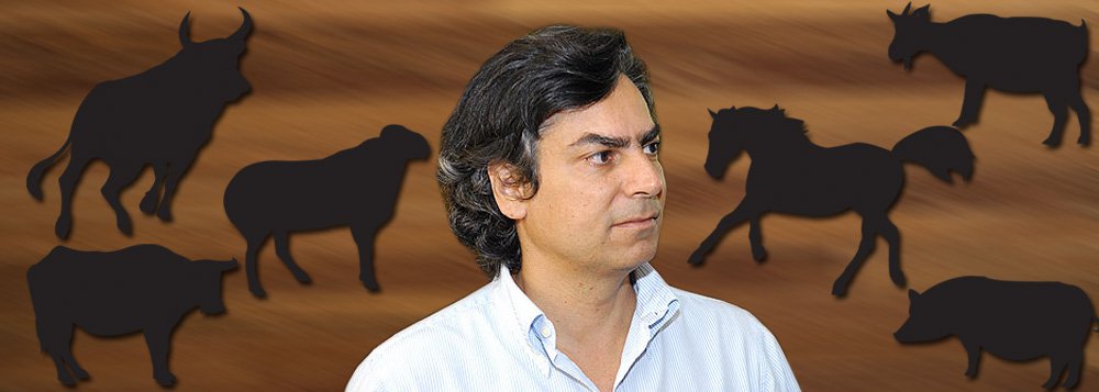 Em artigo publicado no jornal italiano Corriere della Sera na edição da última terça-feira 31, o colunista brasileiro Diogo Mainardi faz um resumo do Brasil para os italianos; e para isso, usa uma frase muito conhecida do jornalista Ivan Lessa: "Os brasileiros têm os dois pés no chão... e as duas mãos também"; escritor também prevê a vitória da presidente Dilma Rousseff nas eleições, "apesar de a cúpula do seu partido ter sido presa por corrupção"