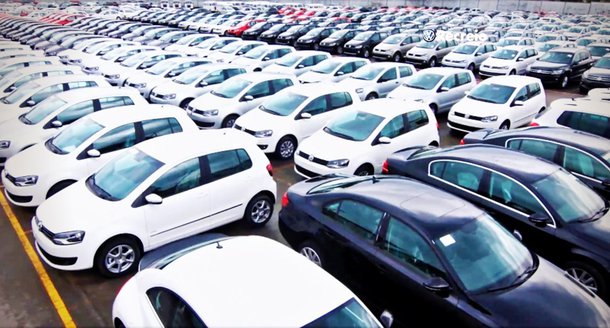 Quem não comprou carro zero quilômetro antes do fim da redução da alíquota do Imposto sobre Produtos Industrializados (IPI) ainda pode adquirir automóvel sem reajuste; algumas concessionárias ainda têm estoques de carros comprados em 2014 e mantêm para os consumidores o preço com a redução da alíquota, apesar de a desoneração haver terminado no primeiro dia de 2015