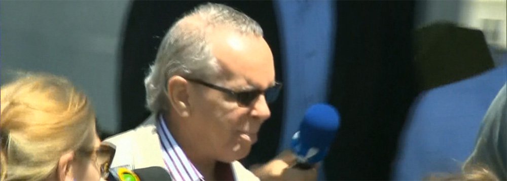 Adarico Negromonte Filho é o irmão mais velho do ex-ministro das Cidades Mário Negromonte e trabalhava para o doleiro Alberto Youssef, apontado como líder do esquema de lavagem de dinheiro e desvios de recursos públicos; de acordo com a Polícia Federal, Adarico tinha como função levar dinheiro do escritório do doleiro até os agentes públicos e a partidos políticos