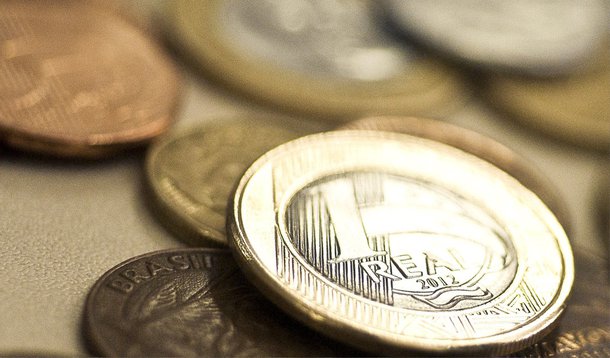 O Conselho Monetário Nacional (CMN) definiu a distribuição de R$ 30 bilhões do Programa de Sustentação do Investimento (PSI) que ainda não estavam destinados a linhas de crédito; o subprograma mais beneficiado foi o financiamento de ônibus e caminhões, cujo limite foi aumentado em R$ 11 bilhões; também receberam aporte a linha de crédito para bens de capital a micro, pequenas e médias empresas, cujo orçamento foi reforçado em R$ 4,6 bilhões; desde a criação do programa, foram destinados R$ 402 bilhões às linhas de crédito; para este ano, o PSI foi reforçado em R$ 80 bilhões, mas os últimos R$ 30 bilhões ainda não haviam sido distribuídos