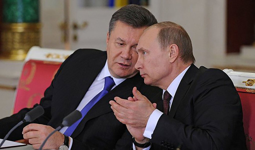 Viktor Yanukovich insiste que ainda é o legítimo chefe de Estado da Ucrânia; governo interino do país pediu ajuda ocidental nesta terça-feira para impedir a anexação da Crimeia pela Rússia, de Vladimir Putin, mas a península do Mar Negro, ocupada por tropas russas, parece determinada a levar adiante uma trajetória que poderá formalizar o controle russo dentro de alguns dias