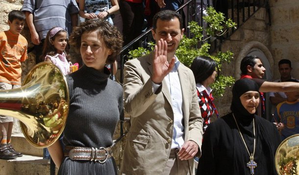 Em rara aparição fora de Damasco, ditador sírio esteve na antiga Maaloula, reconquistada por suas forças na semana passada com o apoio de combatentes do movimento xiita libanês Hezbollah; segundo a agência de notícias estatal Sana, Assad esteve no Mar Sarkis, um mosteiro ortodoxo grego datado do século 4 para conferir os danos causados ​​ao edifício pelos rebeldes