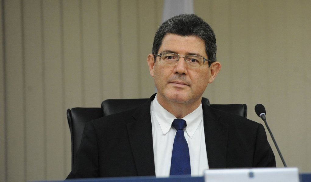 O incentivo para a declaração de planejamento tributário – quando empresas conseguem encontrar brechas na legislação para suspenderem, reduzirem ou atrasarem o pagamento de tributos – segue o modelo aplicado na maioria dos países desenvolvidos, disse nesta terça (28) o ministro da Fazenda, Joaquim Levy; segundo ele, a possibilidade, introduzida pela Medida Provisória 685, é importante para diminuir conflitos e trazer mais clareza aos empresários