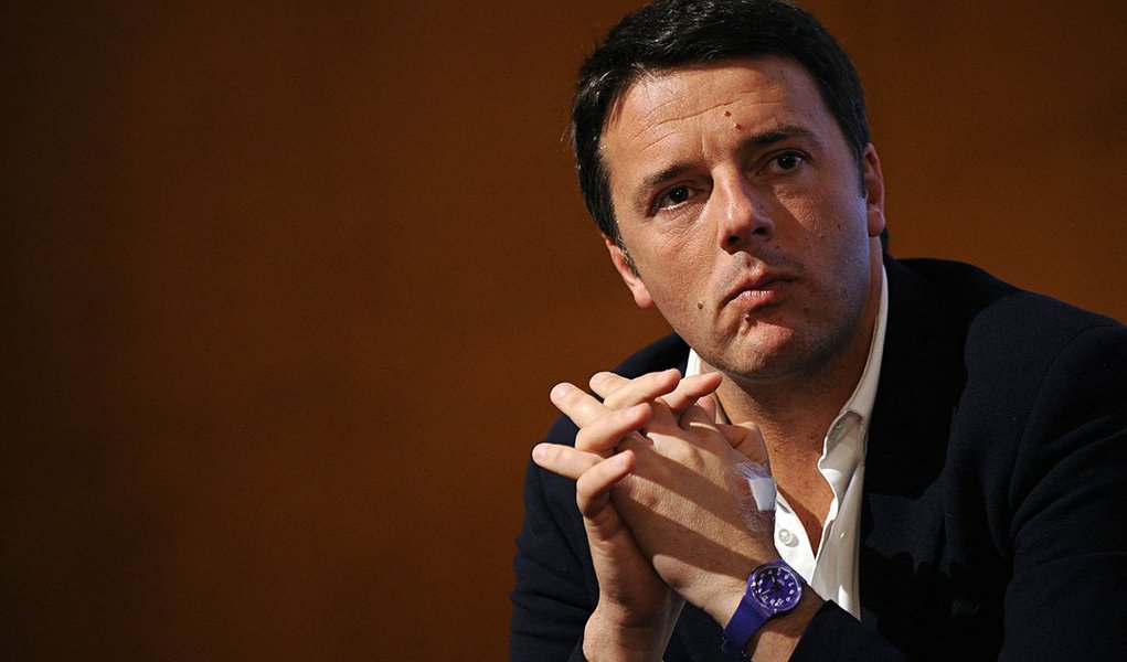 Matteo Renzi assistiu a um desempenho pior do que o esperado de seu bloco de centro-esquerda e um aumento destacado no apoio à Liga do Norte, de centro-direita, e do Movimento 5 Estrelas, partido antiestablishment - em uma derrota para o premiê de 40 anos, que estava acostumado a vitórias arrasadores sobre rivais políticos desde que assumiu o poder no ano passado